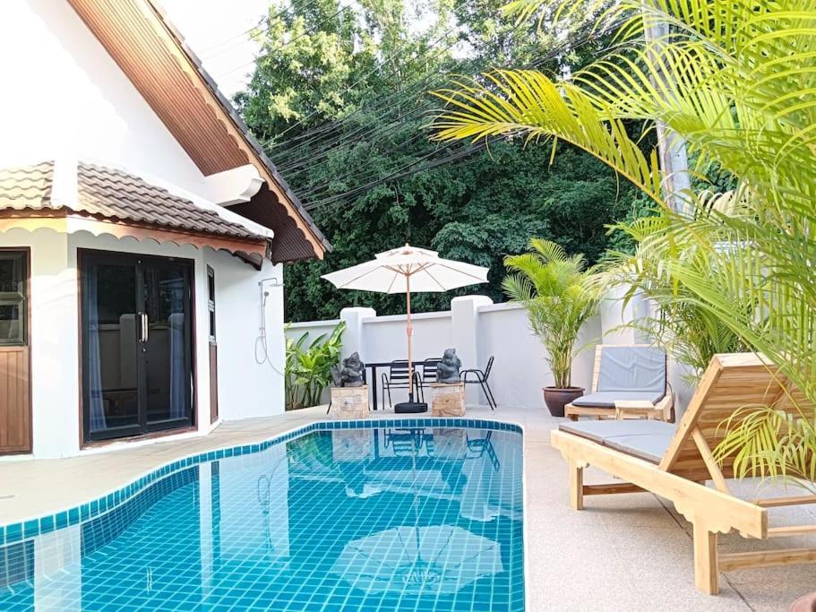 Naiharn Beach Holiday Pool Villa, Rawai Екстериор снимка