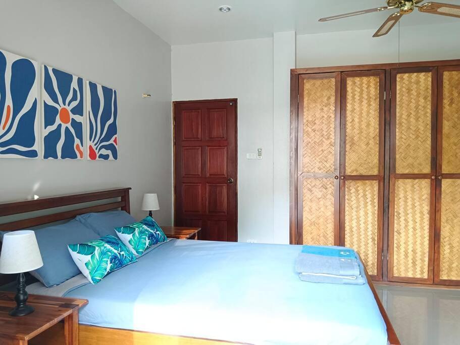 Naiharn Beach Holiday Pool Villa, Rawai Екстериор снимка